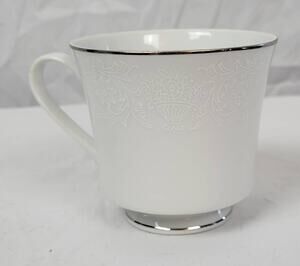 Crown Victoria Lovelace 3.25" Teacup